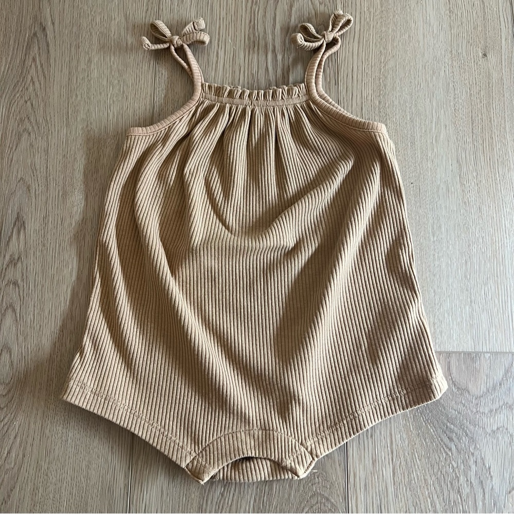 Neutral Ribbed Romper Onesie